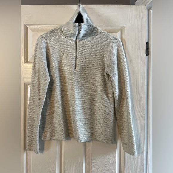 Sweater - Picture 1 of 5